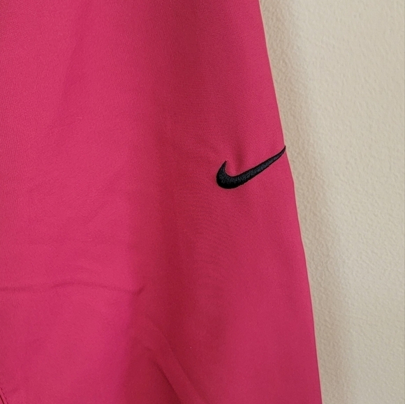 Nike Golf | Red Windbreaker Pullover with Zipper Side Pockets Size Medium - Picture 4 of 6